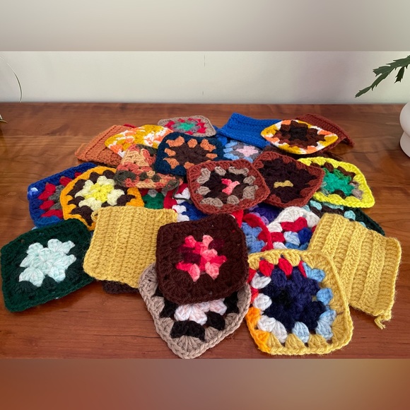 Collection of 37 VTG granny squares - Picture 1 of 8